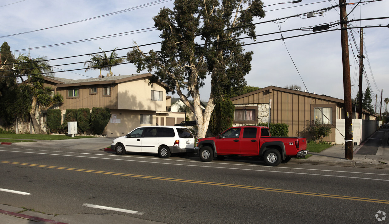 Primary Photo - Hamilton Street Apartments