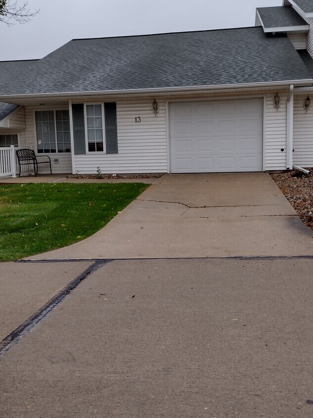 3406 Koenigstein Ave, Norfolk, NE 68701 Townhome Rentals in Norfolk