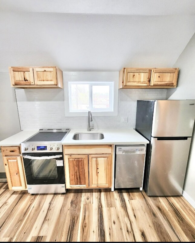 Foto del edificio - 319-321 E Brookside St