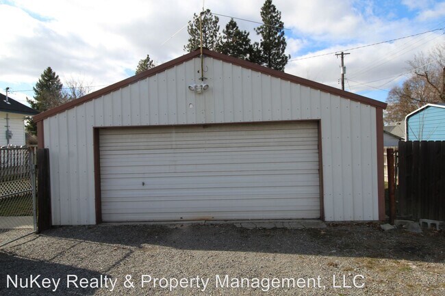 Building Photo - 3 br, 2 bath House - 1129 E. Wabash Ave.