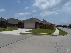 Building Photo - 1917 Grand Fairway Dr