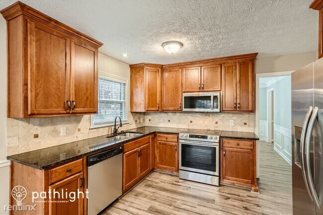 Building Photo - 4 br, 2 bath House - 1070 Providence Dr UNIT