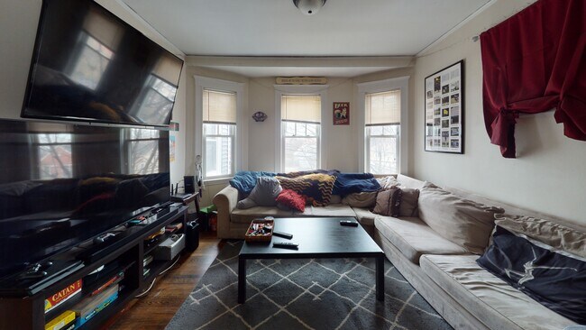Foto del edificio - 35 Brooksdale Rd