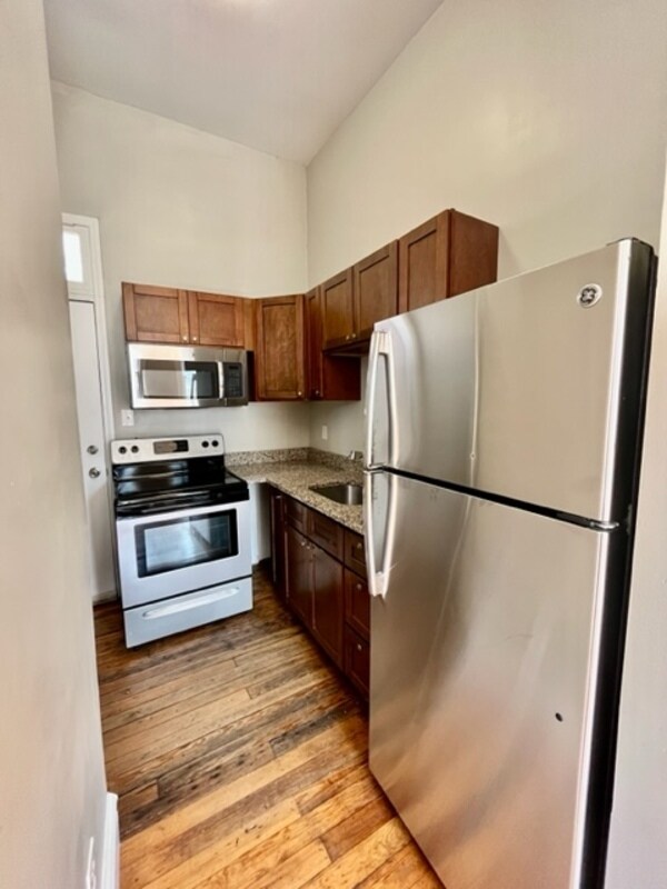 Building Photo - 2807 Miami St