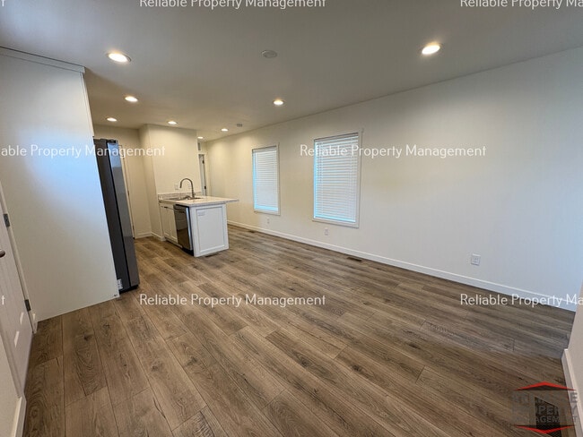 Building Photo - 440 Wilson Dr