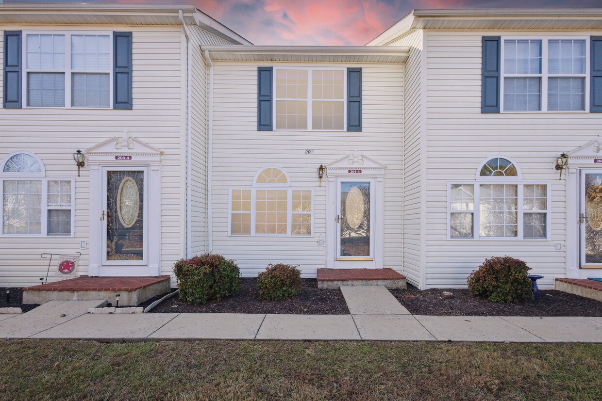 Primary Photo - 204 Amanda Ln