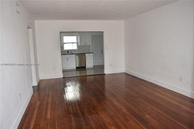 Foto del edificio - 9720 Bay Harbor Terrace