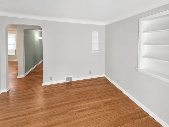 Building Photo - 24550 Puritan Ave