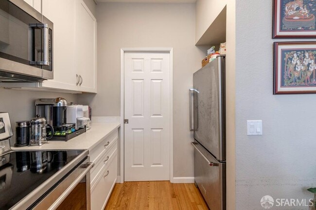 Building Photo - 2075 Sutter St