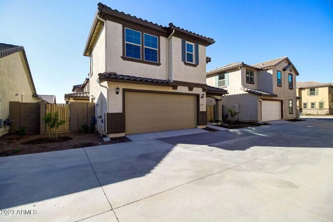 Building Photo - 16229 W La Ventilla Way