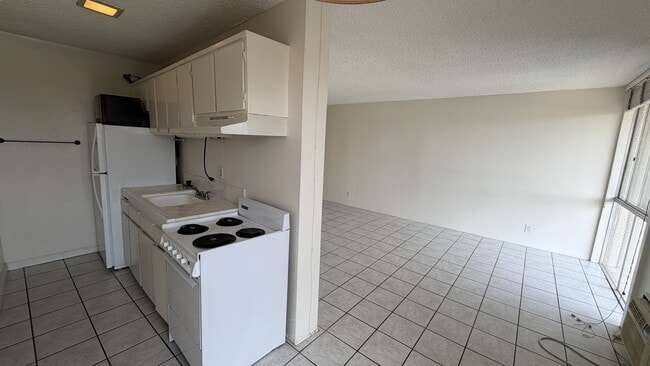 Building Photo - 3056 Rue D’Orleans