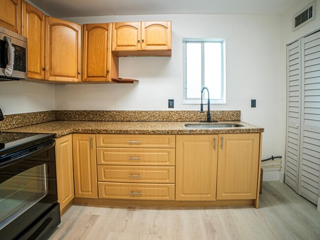 Foto del edificio - 412 Columbus Pkwy