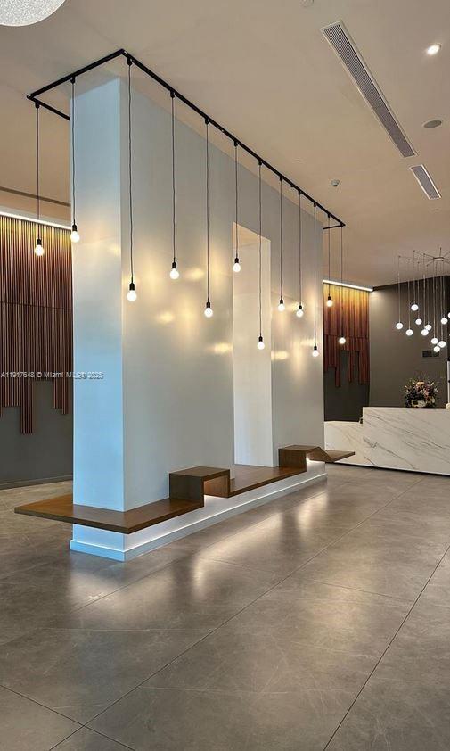 Foto del edificio - 350 S Miami Ave