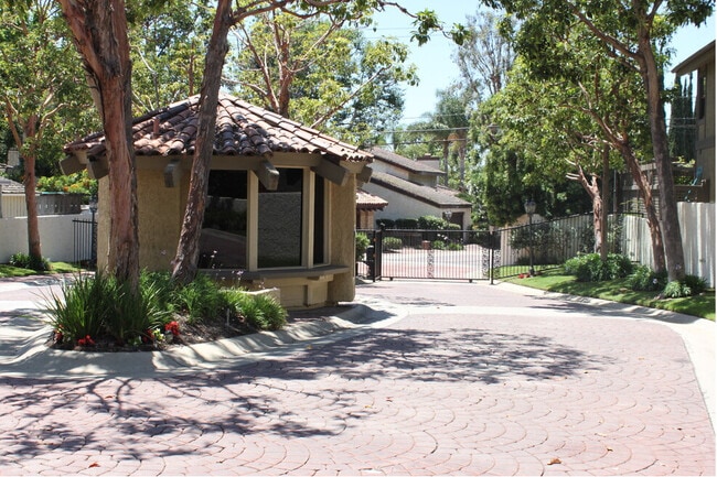 Building Photo - 629 Edith Way