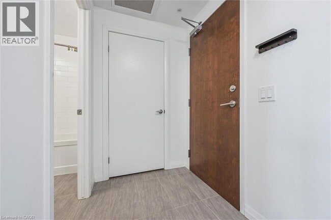 Building Photo - 108 Garment St