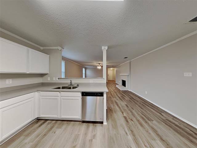 Building Photo - 8311 Redheart St