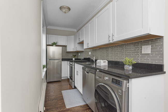 Foto del edificio - 915 W Waveland Ave