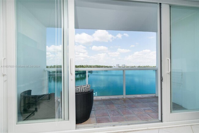 Foto del edificio - 6770 Indian Creek Dr