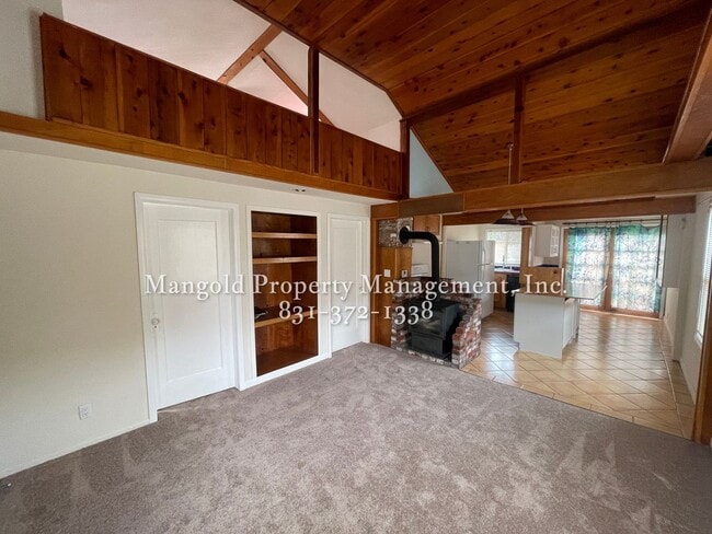 Building Photo - 2-Bedroom PLUS Loft Home Downtown Monterey