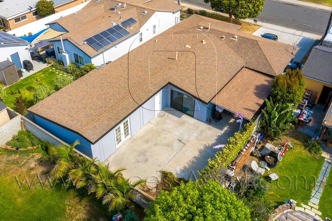 Foto del edificio - Spacious 3-Bedroom Torrance Home with Private Yard & Modern Interior