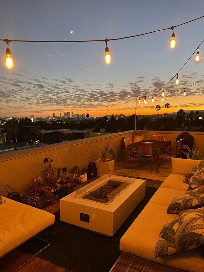 Foto del edificio - 1037 N Laurel Ave