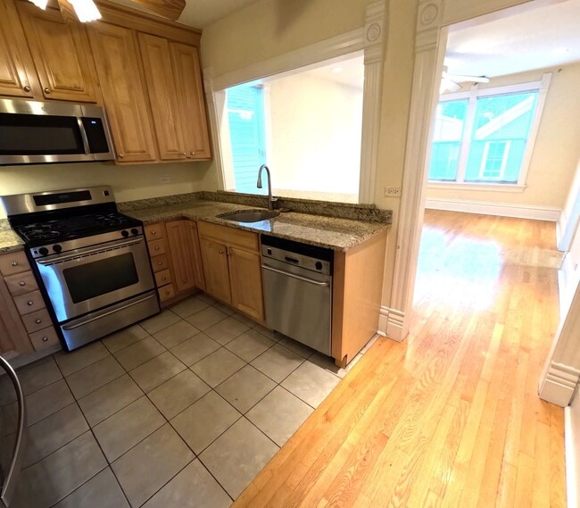 Photo - 1710 N Sedgwick St Apartment