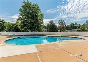 Foto del edificio - 123 Candlewood Dr