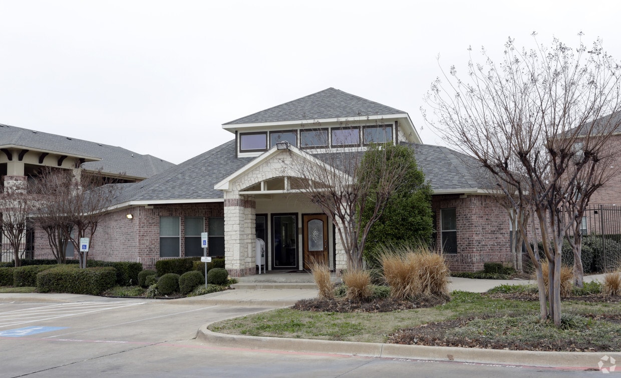 The Falls Apartments Dallas, TX