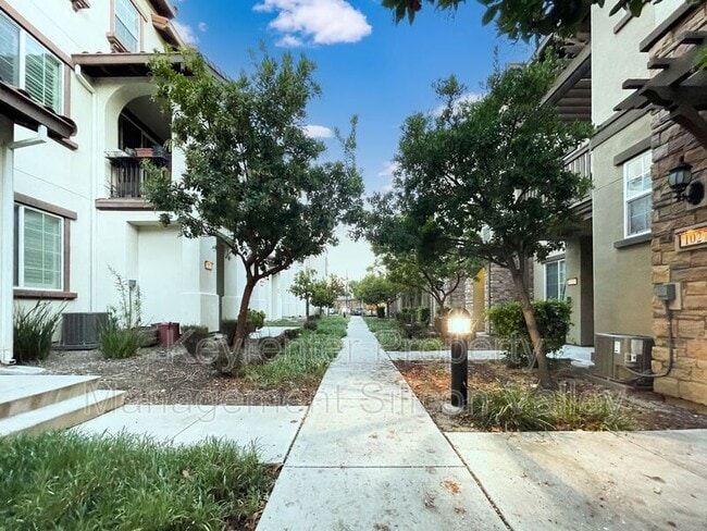 Foto del edificio - 1028 Thyme Walkway