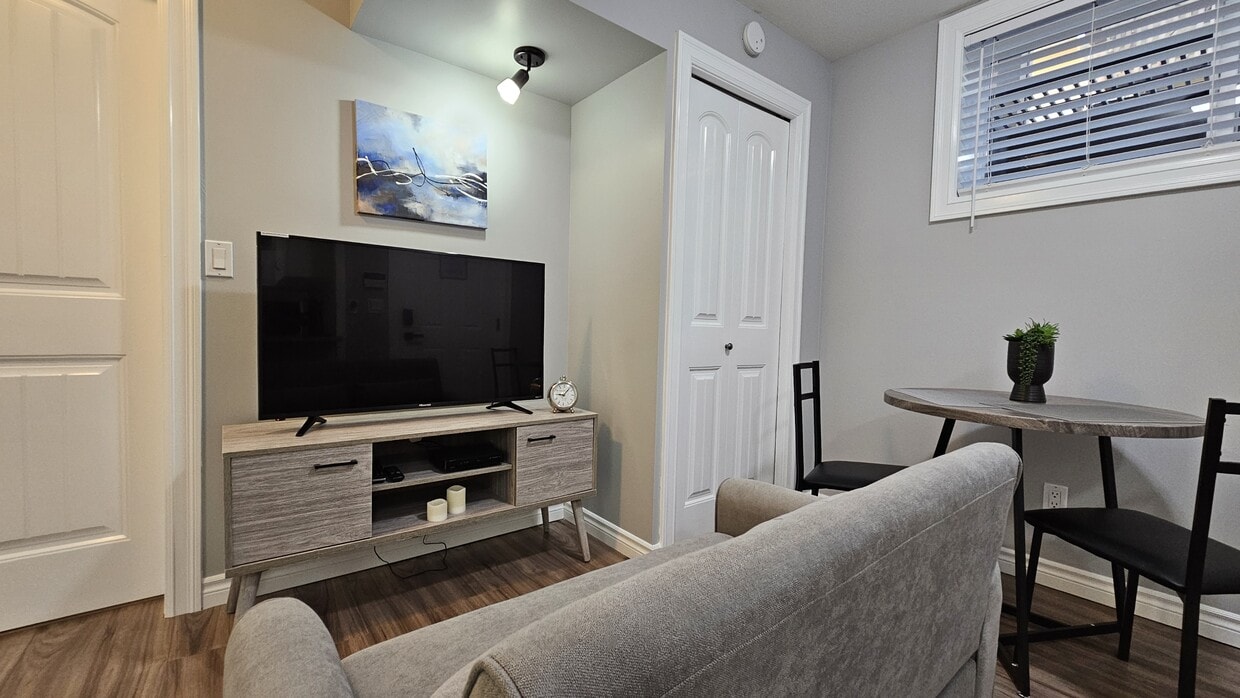 Photo principale - 5741 Shawnigan Dr