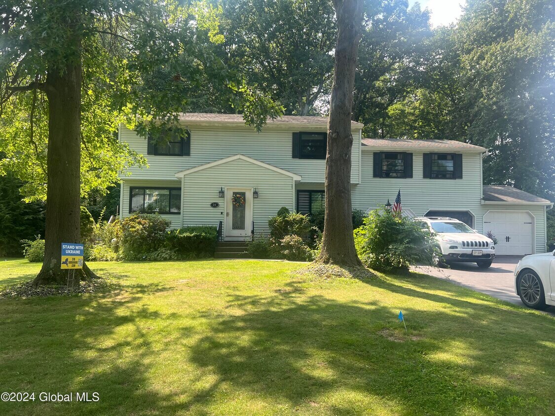 Primary Photo - 34 Henderson Rd