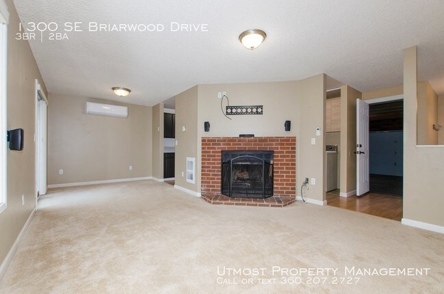 Building Photo - 1300 SE Briarwood Dr
