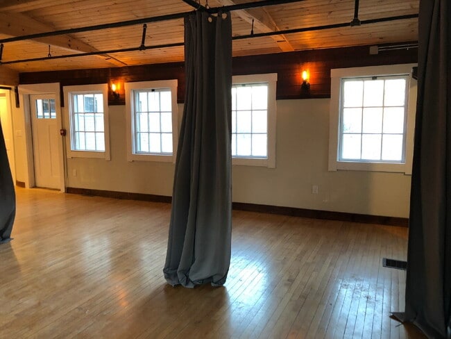 Building Photo - 13 Tavern Wy