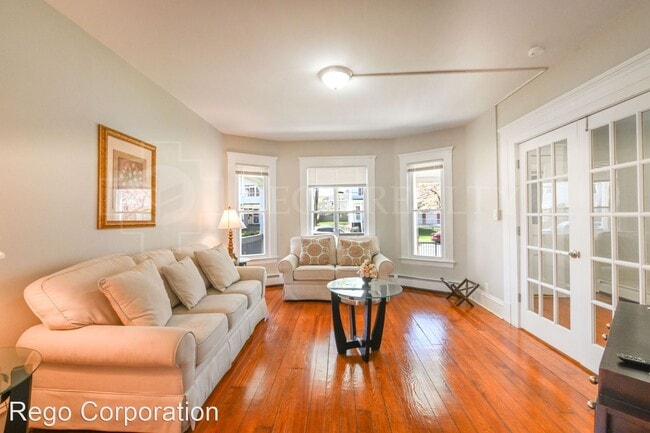 Building Photo - 4 br, 2 bath House - 16 Lincoln St 1