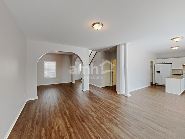 Building Photo - 204 Stearn Dr