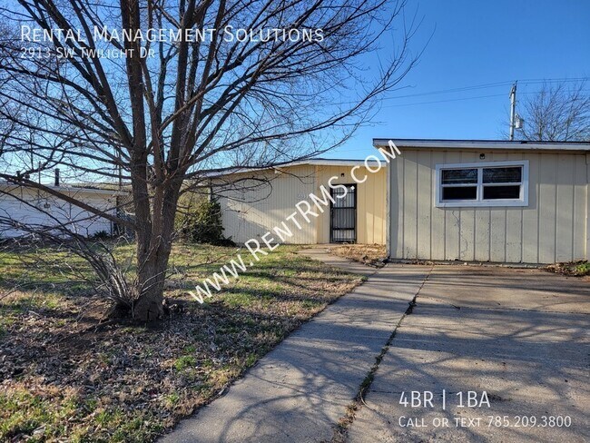 Building Photo - 2913 SW Twilight Dr- 4 BED/1 BATH