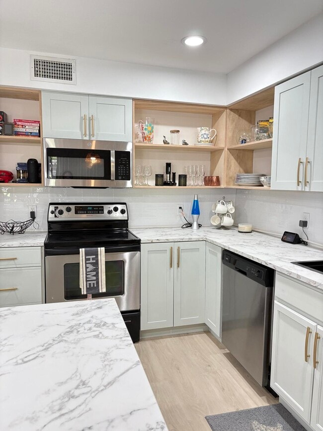 Foto del edificio - 5631 Coach House Cir