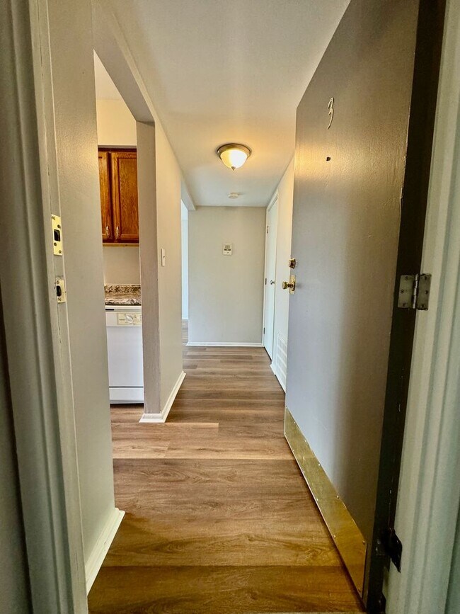 Foto del edificio - Modern 2-Bedroom Apartments in Crown Point, IN – Pet Friendly!