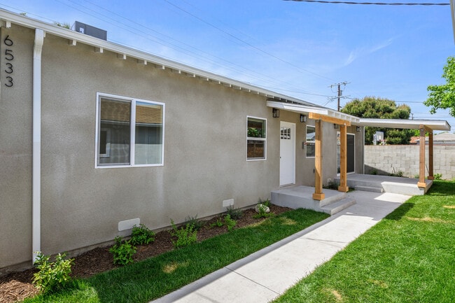 Building Photo - 6533 Ben Ave