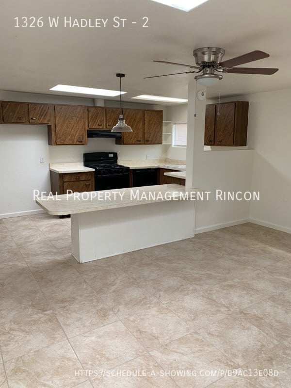 Building Photo - 1326 W Hadley St