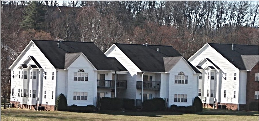 Primary Photo - Silver Creek Apartments & Townhomes