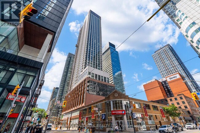 Building Photo - 400 King St W