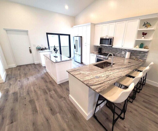 Foto del edificio - 5801 N Ocean Blvd