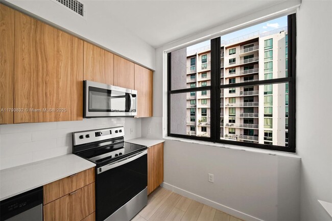 Foto del edificio - 555 NE 8th St