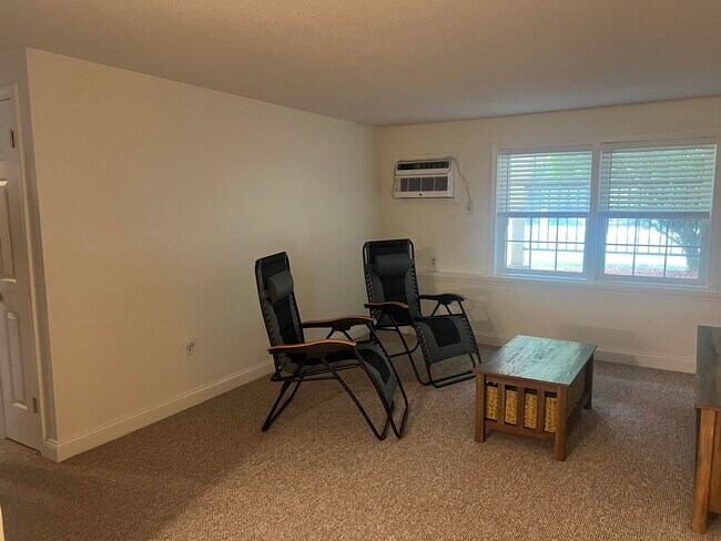 Foto del edificio - 402 White Cedar Blvd