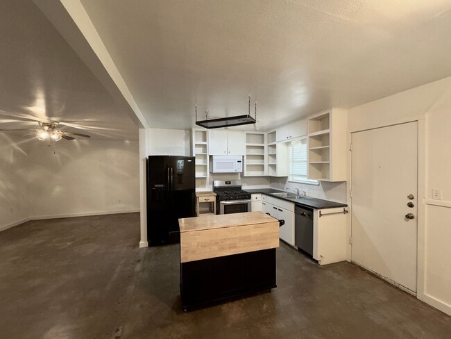 Foto del edificio - 4708 Red River St
