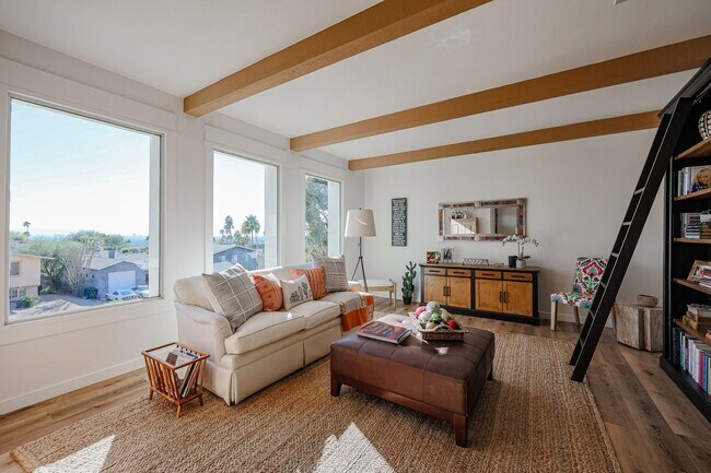 Foto del edificio - 2226 E Belmont Ave