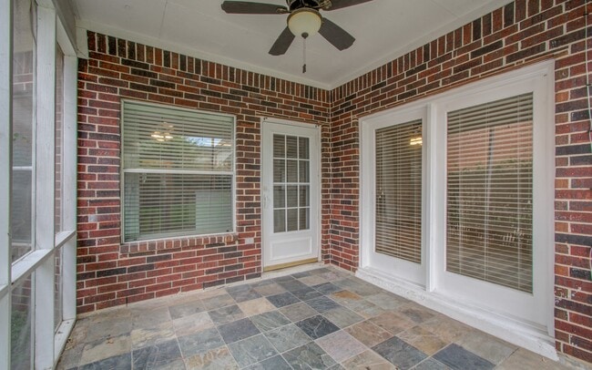 Foto del edificio - 3430 Rolling Terrace Dr