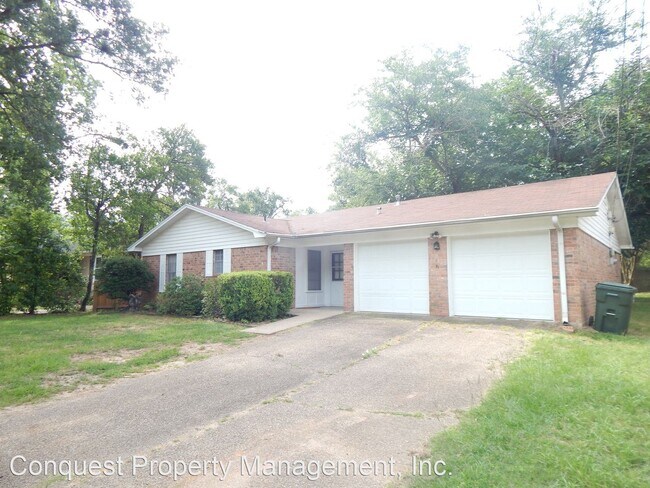 Building Photo - 3 br, 2 bath House - 923 E. 8th St.