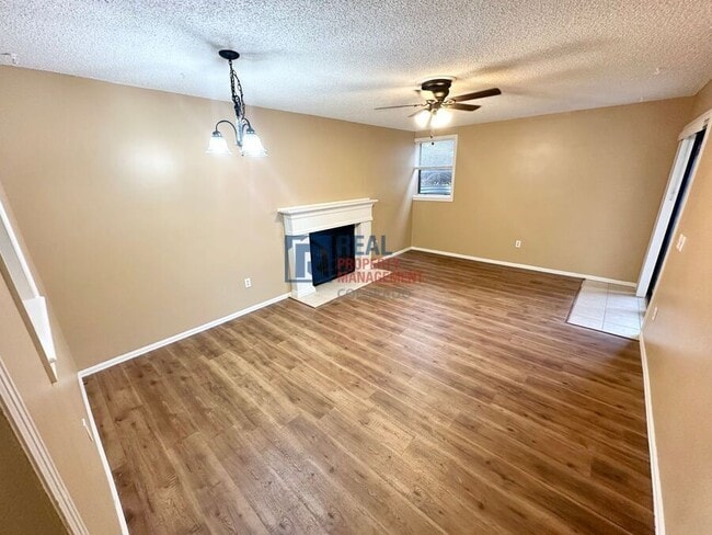 Foto del edificio - 15202 E Hampden Cir